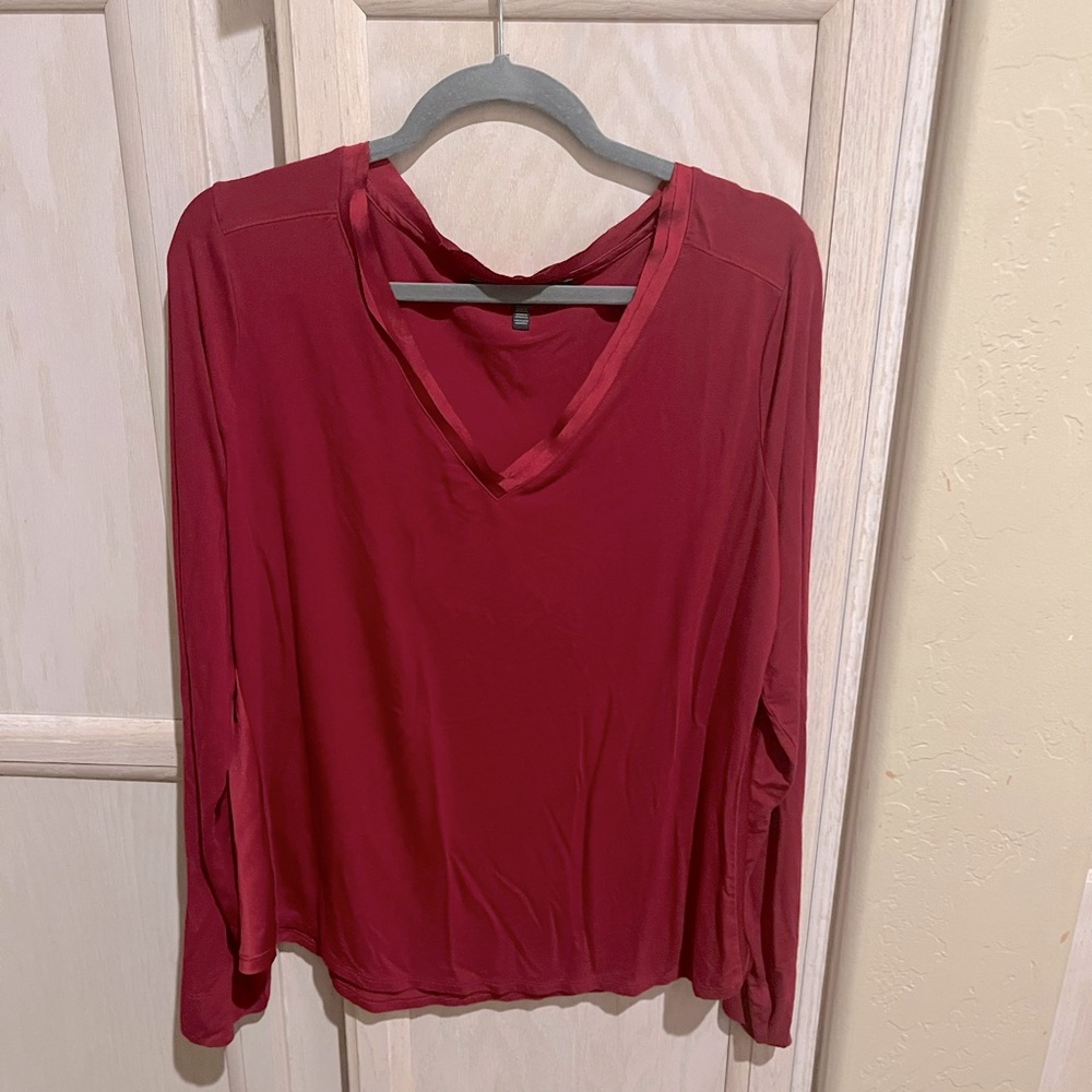 3/$30| 🌸 WHBM Woven Front Long Sleeve Tee